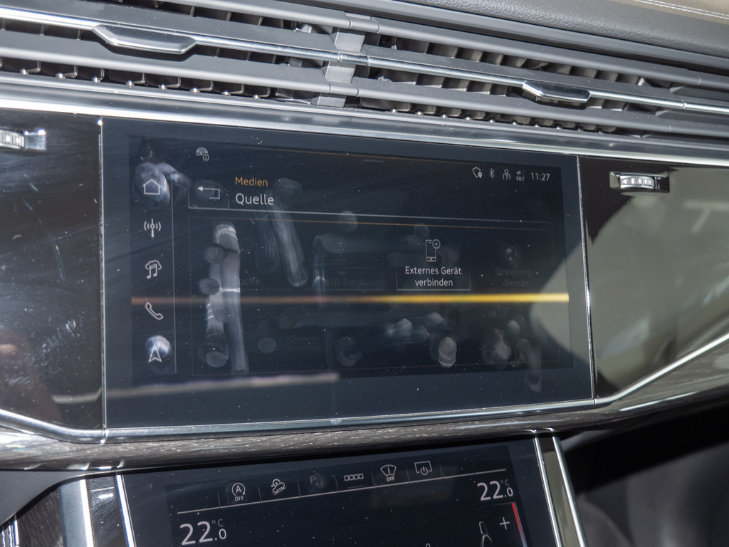 Q7